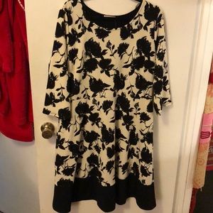 Gilli Black and white Floral dress